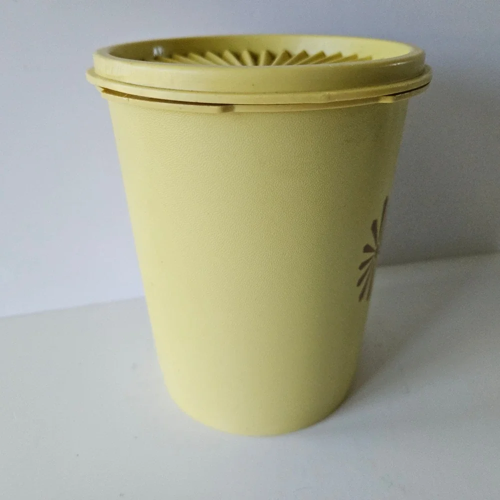 Vtg Tupperware Servalier Harvest Gold Sunburst Canister With Lid 6.5in